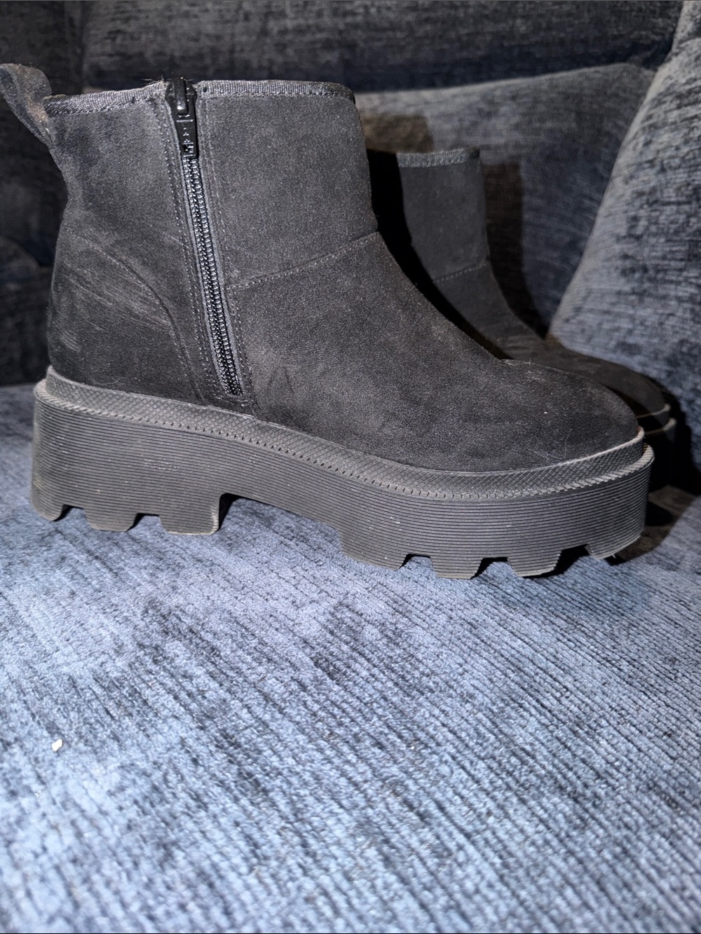 Universal Thread Black Chunky Lug Zip Ankle Booties
